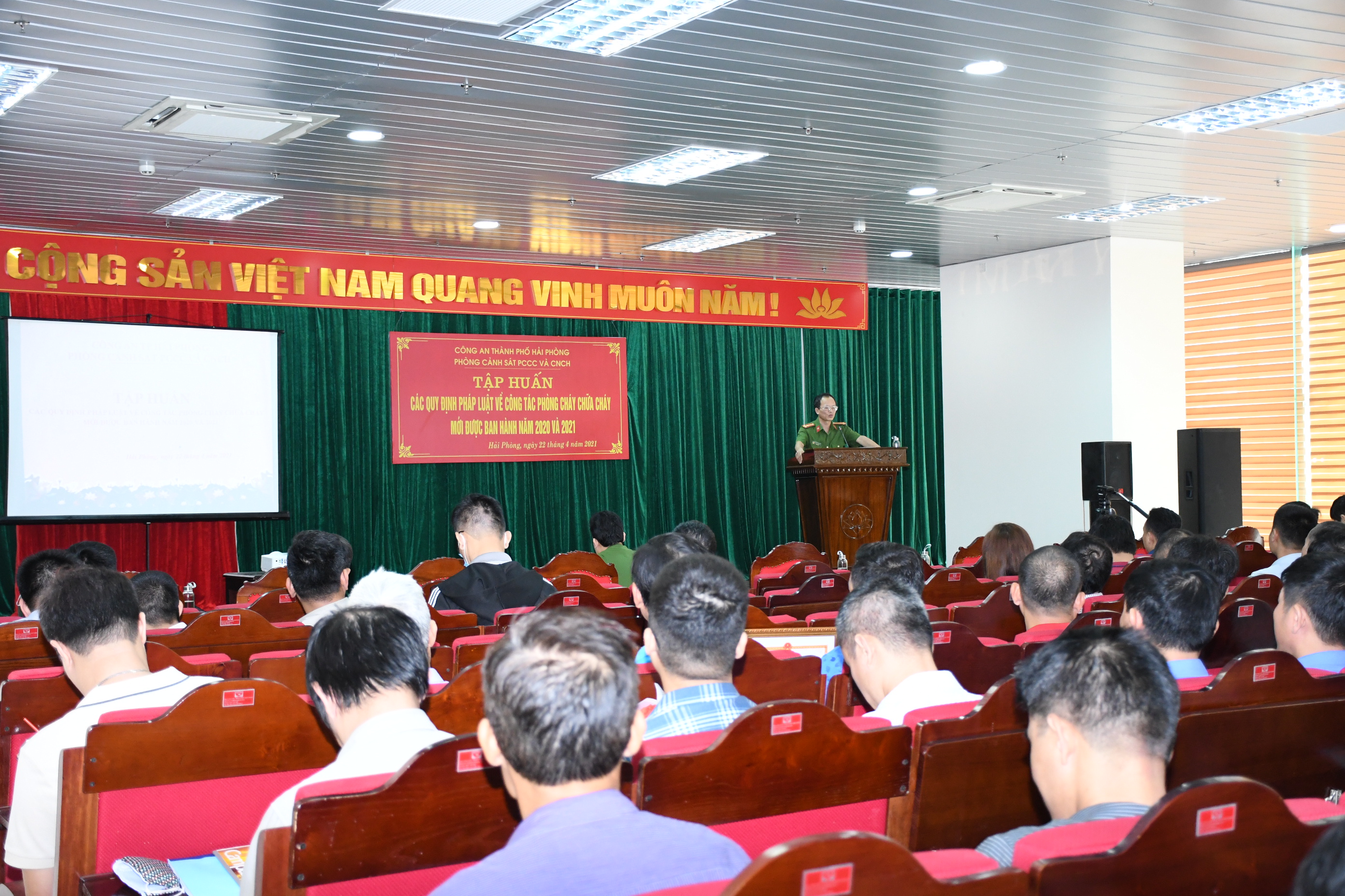 Tập huấn, phổ biến phát luật về PCCC đến trên 300 doanh nghiệp trên địa bàn quận Hải An